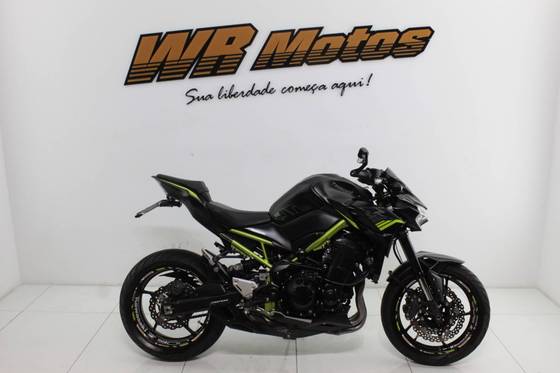 KAWASAKI Z900 KAWASAKI Z900